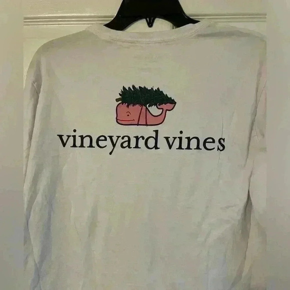 Vineyard Vines Christmas tree long sleeve shirt size M - Picture 2 of 4